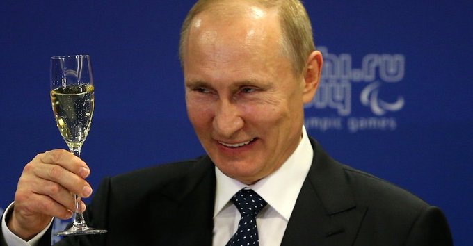 L’Occidente sembra un romanzo distopico. E i tiranni&nbsp;brindano